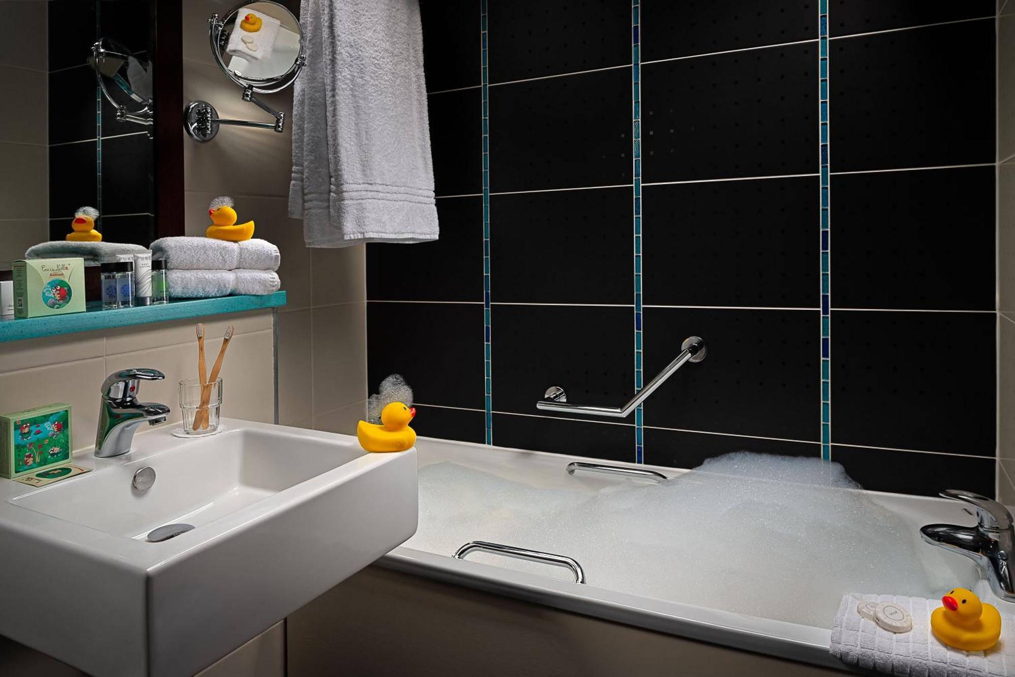 Carlton Hotel 4*